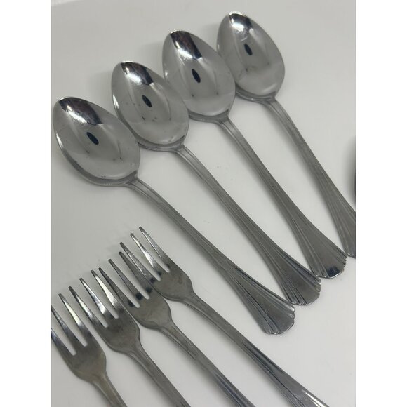 VTG Ambridge Stainless Flatware Set-of-12 Classic Pattern Silverwear - Picture 4 of 10